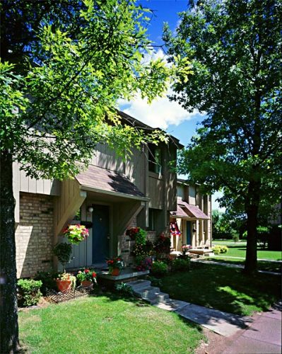 Featured image for “52 N. PLAZA BLVD, #433”