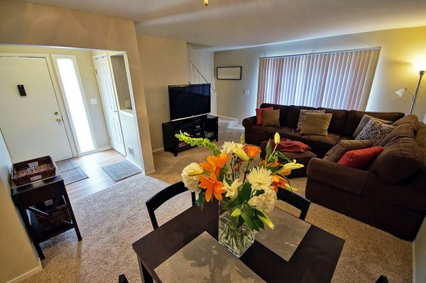 Featured image for “52 N. PLAZA BLVD, #433”