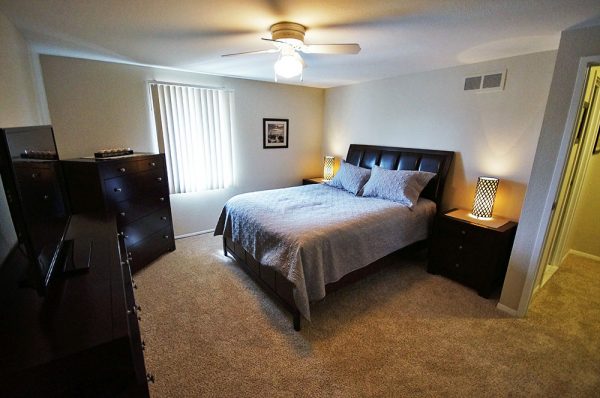 Featured image for “52 N. PLAZA BLVD, #433”