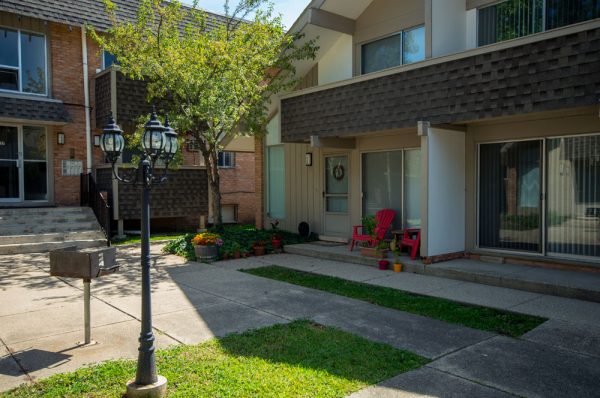 Featured image for “1532 Pine Valley Blvd., #12”