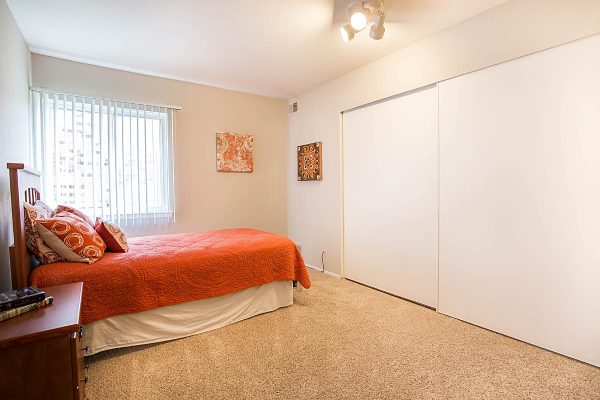 Featured image for “52 N. PLAZA BLVD, #433”