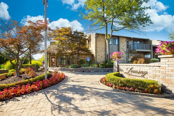 Featured image for “52 N. PLAZA BLVD, #433”