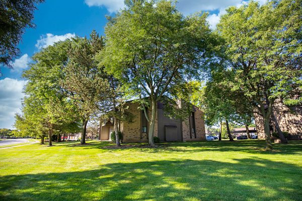 Featured image for “52 N. PLAZA BLVD, #433”