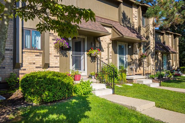 Featured image for “52 N. PLAZA BLVD, #433”