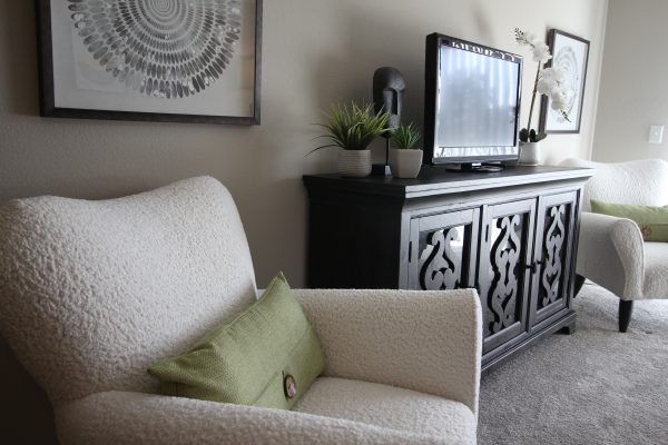 Featured image for “52 N. PLAZA BLVD, #433”